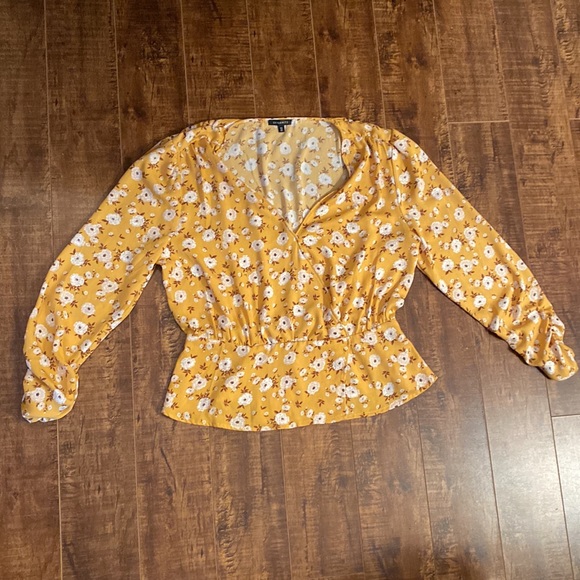 Dynamite Blouse. Floral print. Large. - Picture 6 of 8